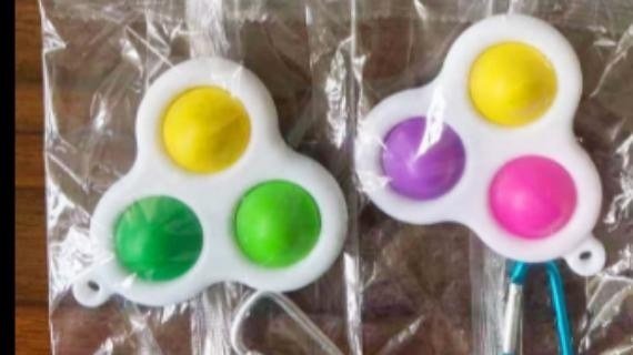 Simple Dimple Pop Fidget - Image 4